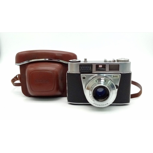 1245 - A Vintage Kodak Retinette 35mm Camera. Comes in a leather case. In very good condition for its age.