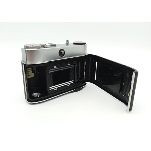 1245 - A Vintage Kodak Retinette 35mm Camera. Comes in a leather case. In very good condition for its age.