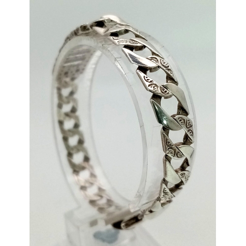 1386 - A 925 Silver Flat Curb Link Bracelet for a Female Dog. White stone decoration. 16cm. 13.75g.