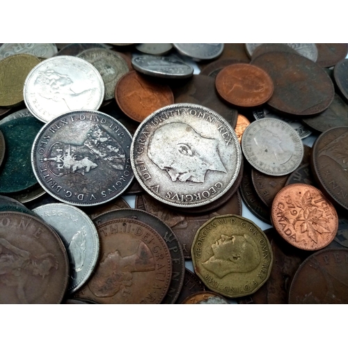 902 - A Vintage Du Barry Cigar Box containing an Eclectic Mix of Old Coins. 16cm x 13cm, 8cm in Height. Pl... 