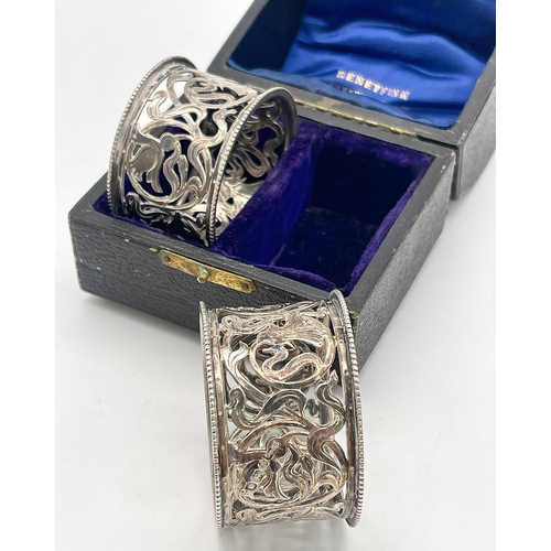 916 - A Vintage Pair of Silver Napkins Rings in Original fitted box. Hallmarked for Sheffield 1910, Willia... 