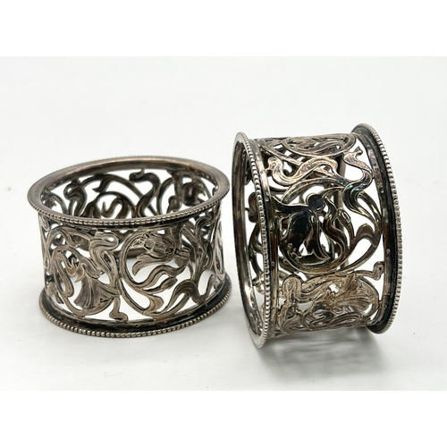 916 - A Vintage Pair of Silver Napkins Rings in Original fitted box. Hallmarked for Sheffield 1910, Willia... 