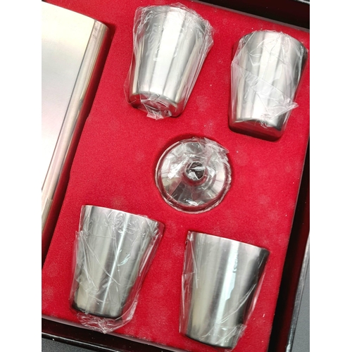 618 - 22 Sqn S.A.S Hip Flask Set.