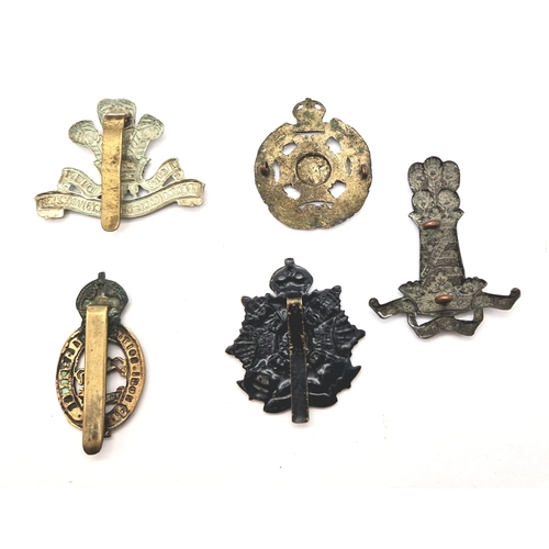 657 - 10 x British Army Cap Badges.