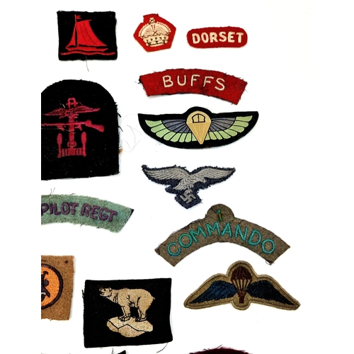 682 - 30 x Cloth Military Patches.