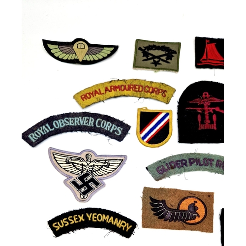 682 - 30 x Cloth Military Patches.