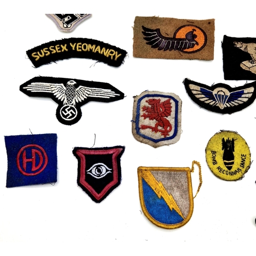 682 - 30 x Cloth Military Patches.