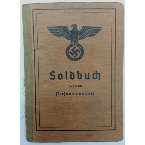 633 - WW2 German 2nd Grenadiers Regiment Sold Buch and Card – nice uniformed photo in book.