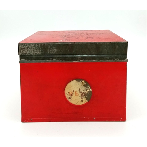 1183 - Military Tin Box for Distress Signal Flares. Lid of box marked ‘12’ over ‘Signals Distress’ over ‘2 ... 