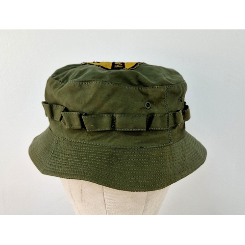 678 - Vietnam War Era 1st Air Cav Olive Drab Tour Bonnie Hat.