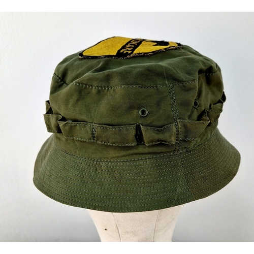 678 - Vietnam War Era 1st Air Cav Olive Drab Tour Bonnie Hat.