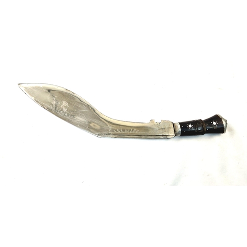 801 - Vintage Nepalese/Indian Lions Head Kukri Fighting Knife, Hand Etched

Blade 39cm Length