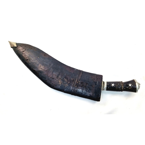 801 - Vintage Nepalese/Indian Lions Head Kukri Fighting Knife, Hand Etched

Blade 39cm Length