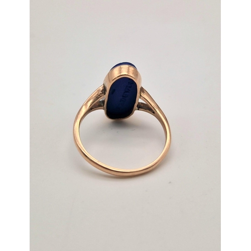 1061 - A vintage, 9K rose gold ring with a white on blue cameo depicting Artemis - the Greek goddess of hun... 