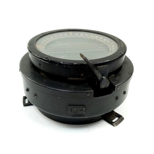 137 - WW2 Period RAF Type P8 Fighter Aircraft Compass. Retains crowned AM (Air Ministry) brass issue plate... 