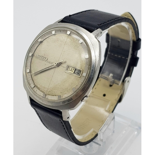 155 - A Vintage Seiko 21 Jewel Weekdater Sportsmatic Gents Watch. Black leather strap. Stainless steel cas... 