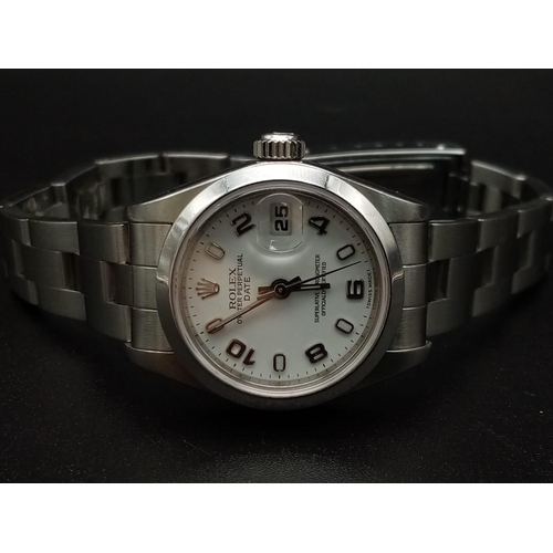 1520 - A Rolex Oyster Perpetual Datejust Ladies Watch. Stainless steel strap and case - 26mm. White dial wi... 