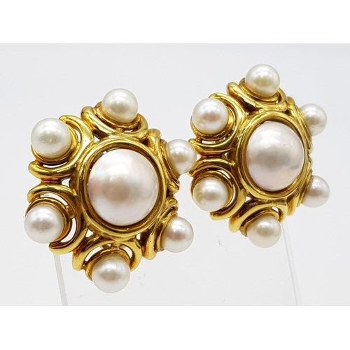 1556 - A FABULOUS PAIR OF 18K GOLD AND PEARL ITALIAN DESIGNER CLIP EARRINGS   39gms