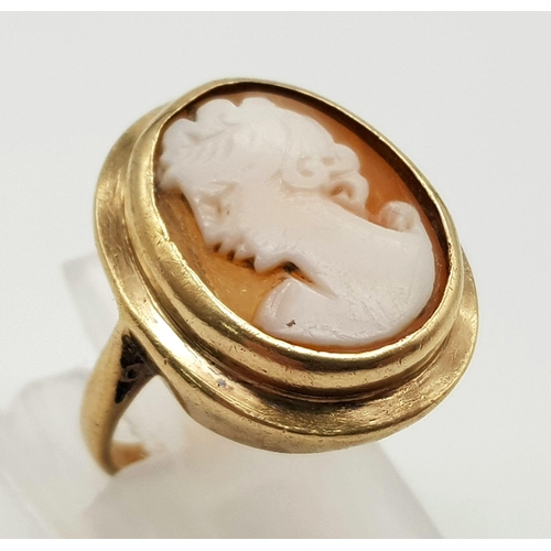 1554 - 9k yellow gold cameo ring,
Size G, weighs 4.5g