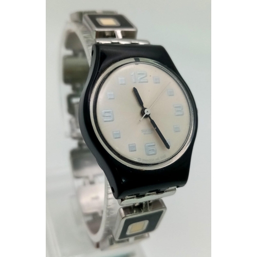 1445 - A Vintage Swatch Quartz Ladies Watch. Steel and enamel strap. Case - 25mm. Quartz movement in workin... 