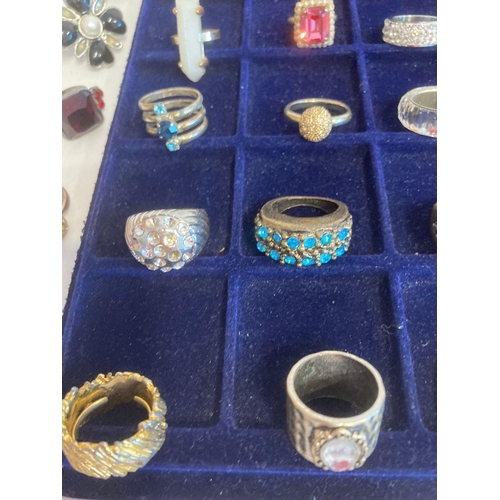 567 - Magnificent selection of DRESS RINGS to include enamel, jewelled, statement, etc. Please see all pic... 