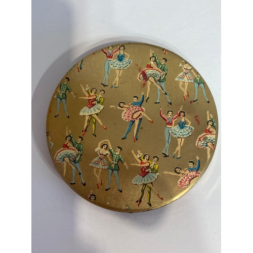 581 - 2 x vintage STRATTON COMPACTS to include Ballet Dancers and French poodle.