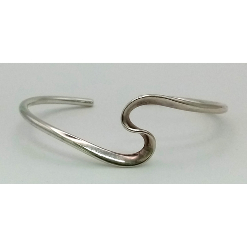 988 - STERLING SILVER DANISH DESIGN FANCY BANGLE. WEIGHS 13.2G