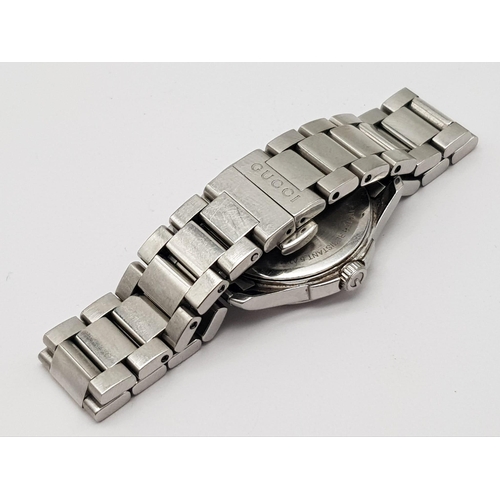 143 - GUCCI STEEL BRACELET WATCH 126.5 16282052 MOTHER OF PEARL DIAL WITH DIAMONDS FULL WORKING ORDER