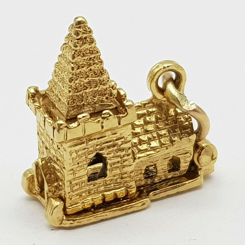 401 - 9K YELLOW GOLD CHURCH CHARM, THAT OPENS TO REVEAL A BRIDE AND GROOM AND A VICAR. WEIGHS 3.8G