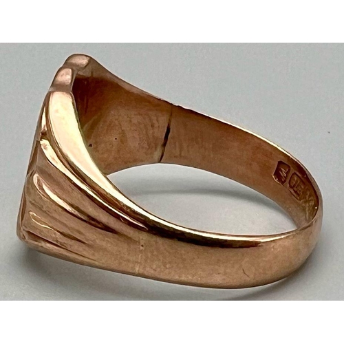 101 - 9K ROSE GOLD SHIELD SHAPED SIGNET RING HALLMARKED CHESTER 1922. WEIGHS 7.8G.  SIZE T