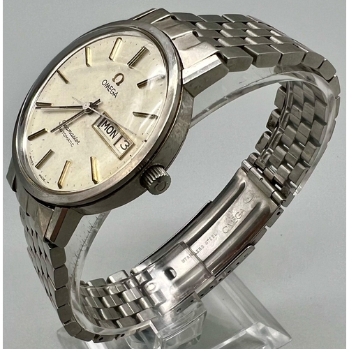 83 - A Vintage Omega Seamaster Automatic Gents Watch. Stainless steel strap and case - 34mm. Silver tone ... 