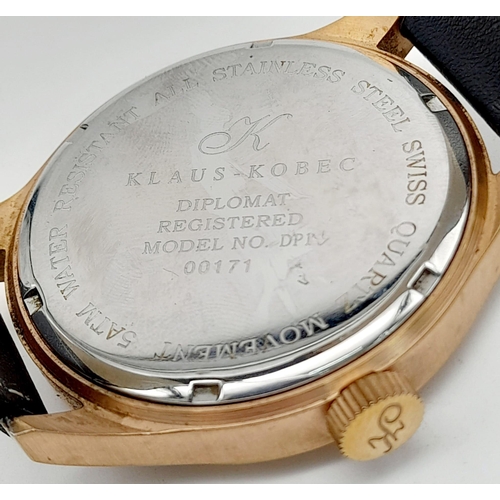 1544 - A Klaus-Kobec Diplomat Quartz Gents Watch. Black leather strap. Rose gold coloured case - 47mm. Blac... 