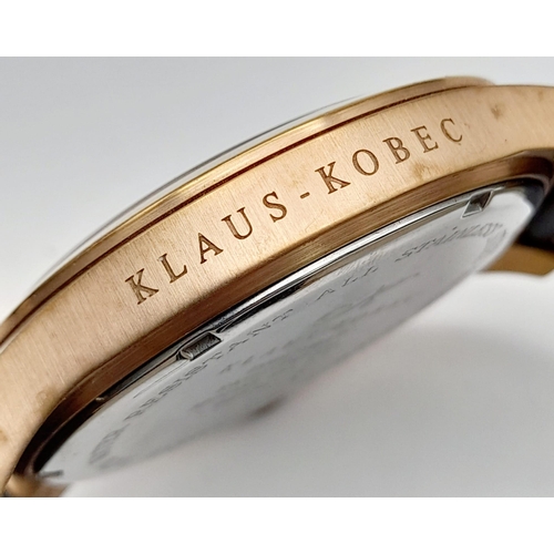 1544 - A Klaus-Kobec Diplomat Quartz Gents Watch. Black leather strap. Rose gold coloured case - 47mm. Blac... 