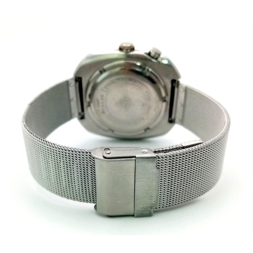 68 - A Rare Vintage Seiko Bell-Matic Gents Watch. Stainless steel strap and case - 42mm. Silver tone dial... 