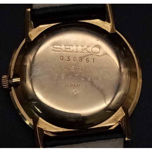 89 - A Lovely Vintage Seiko Gents Mechanical Dress Watch. Black leather strap. Gold plated case - 33mm. 1... 