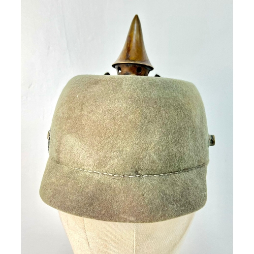 204 - WW1 Imperial German Army Prussian M15 Pickelhaube Uniform Helmet. A felt constructed example with
ni... 