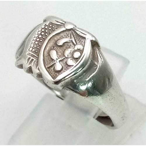 1547 - Vintage Silver Oriental Ring Size N, Impressed Marks on underside of crown. Crown measures 1cm wide ... 