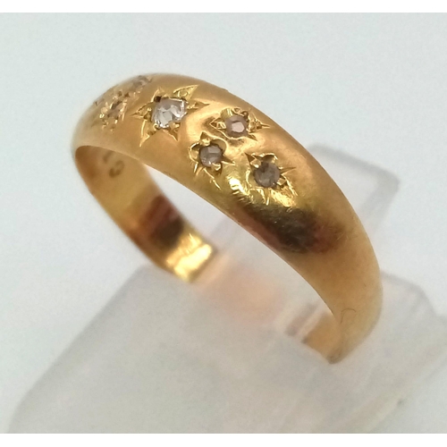 149 - An 18 K yellow gold diamond (0.12 carats) ring. Size: N, weight: 2.7 g.