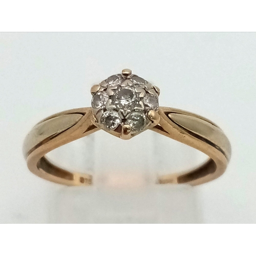 670 - A 9 K yellow gold diamond (0.20 carats) cluster ring. Size: m, weight: 1.5 g.