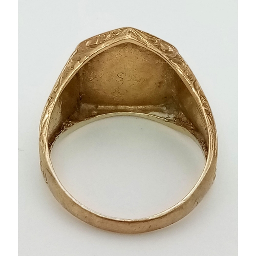 88 - 9k yellow gold 3 lions signet ring. Total Weight 5.8g, size V