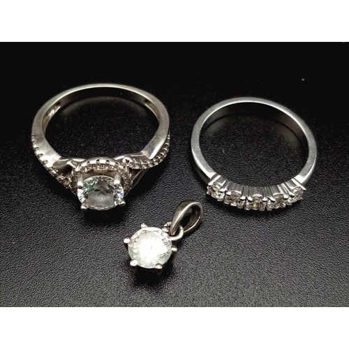 1000 - STERLING SILVER SET OF 2 STONE SET RINGS SIZES N & Q PLUS A STERLING SILVER STONE SET SOLITAIRE PEND... 