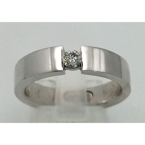 54 - 18k white gold diamond set 5mm band with small diamond also set inside inner band, Total Weight 10g,... 