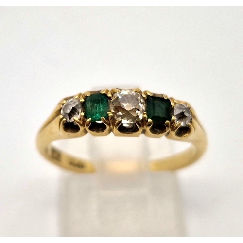 275 - A vintage 18 K yellow gold ring with  diamond and emeralds (0.40 carats) Ring size: P, weight: 3.4 g... 