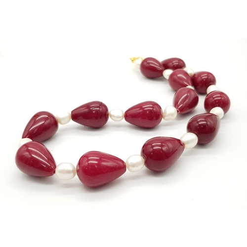 991 - An Impressive Large Red Corundum Teardrop and Pearl Statement Necklace. 52cm length. Teardrops -3cm.