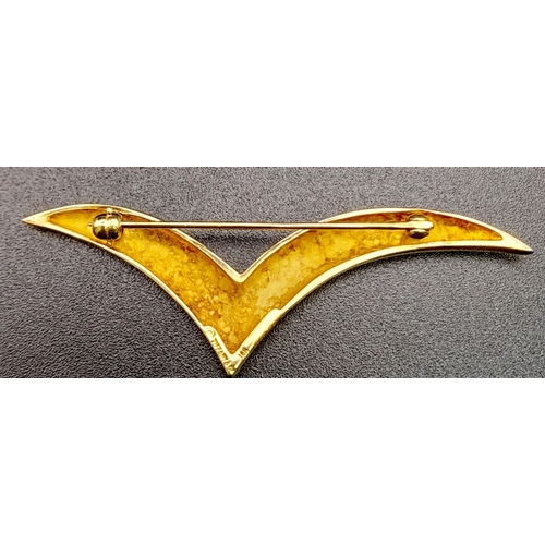 201 - A Tiffany and Co. 18k Yellow Gold Chevron Brooch. 5.5cm. 6.61g. Comes with a Tiffany Box. Ref: 11742