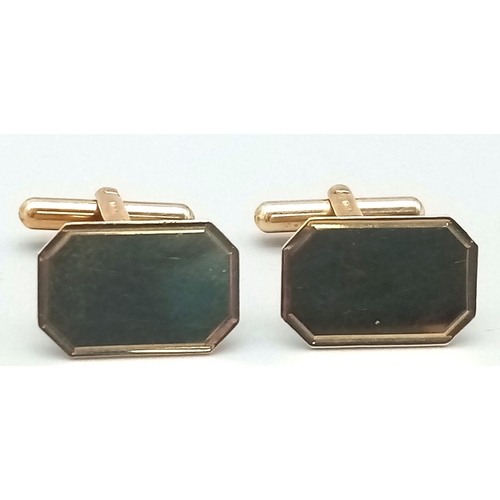 588 - A Pair of 9K Yellow Gold Classic Cufflinks. 4.92g total weight.