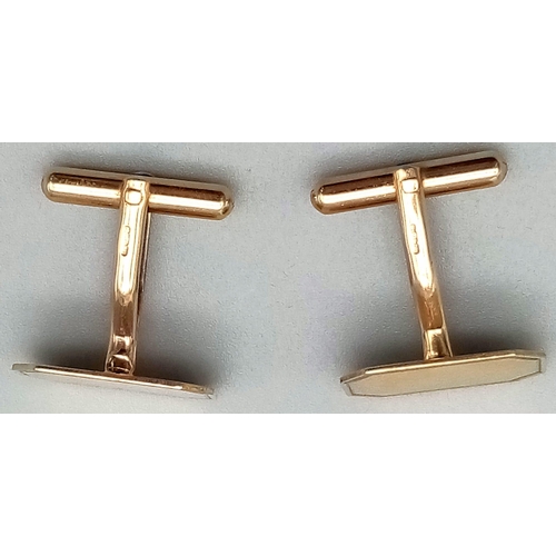 588 - A Pair of 9K Yellow Gold Classic Cufflinks. 4.92g total weight.