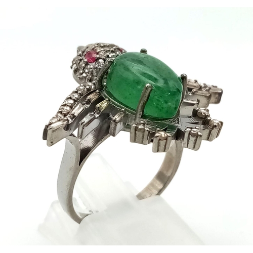 621 - A 4.40ct Emerald Bee Ring with 0.60ct of Diamond Accents and Rubies for Eyes! Set in 925 Silver. Siz... 