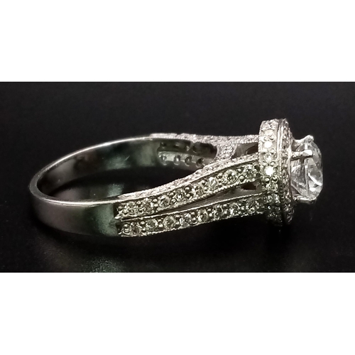 152 - AN ABSOLUTELY STUNNING 18K WHITE GOLD DIAMOND RING SET WITH A F COLOUR SI2 1.01ct ROUND BRILLIANT CU... 