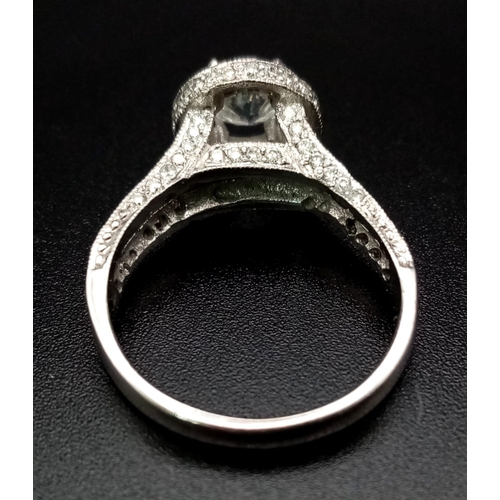 152 - AN ABSOLUTELY STUNNING 18K WHITE GOLD DIAMOND RING SET WITH A F COLOUR SI2 1.01ct ROUND BRILLIANT CU... 